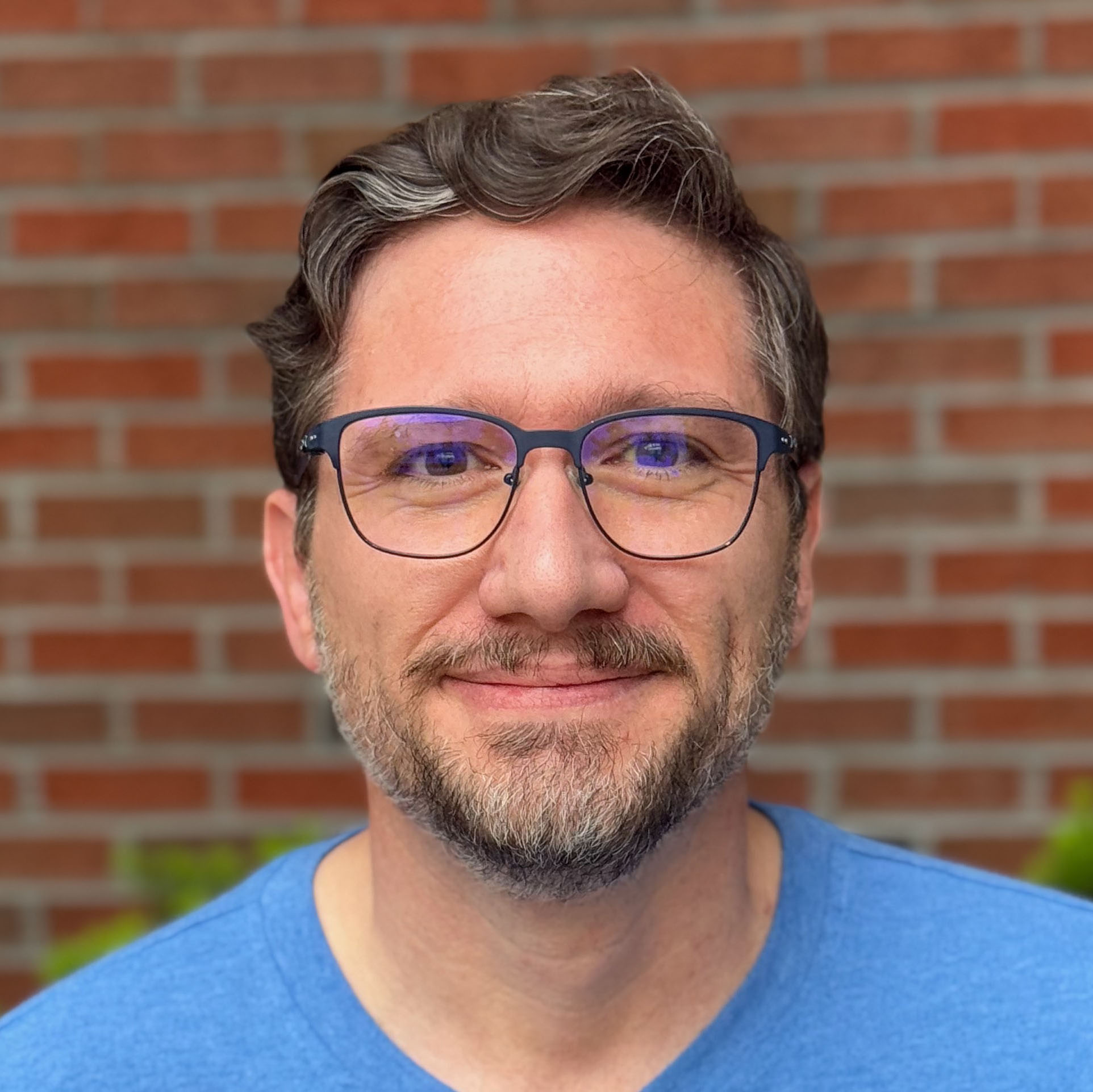 Adam Lewis (KC7GDY) headshot