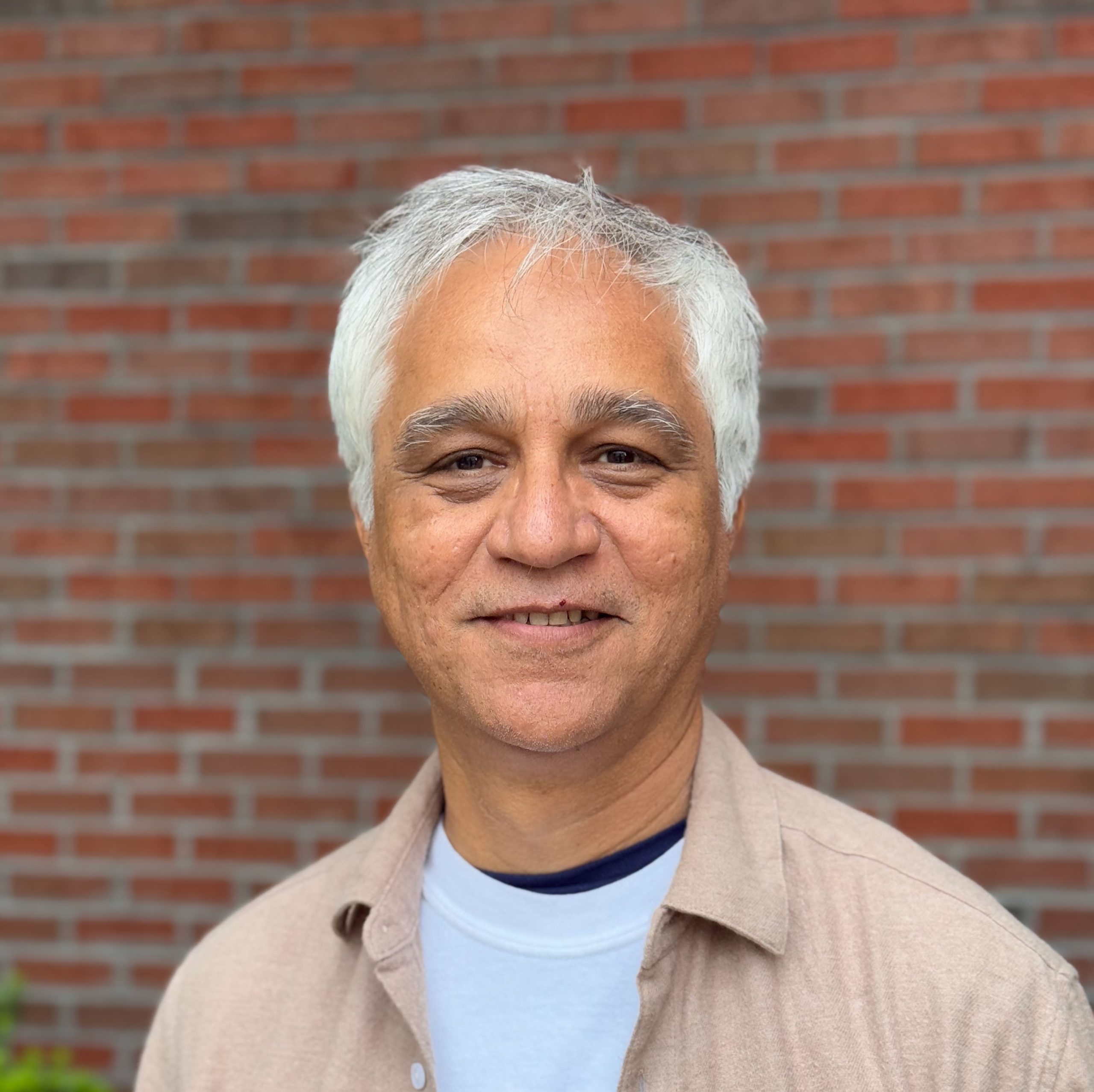 Ashhar Farhan (VU2ESE) headshot