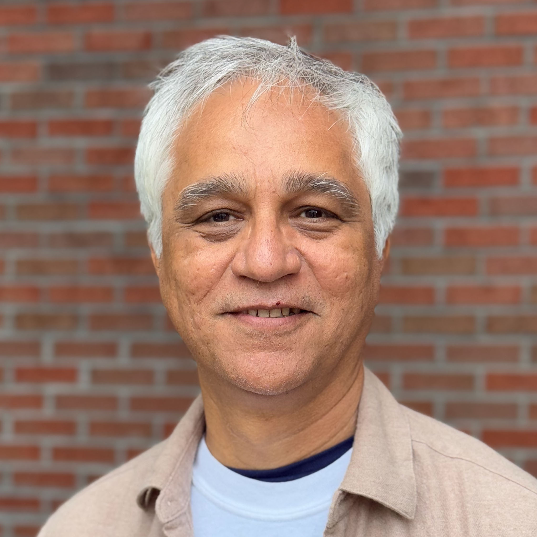 Ashhar Farhan (VU2ESE) headshot